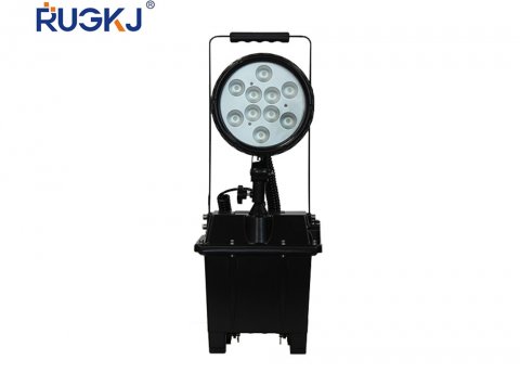 Explosion-proof mobile working lamp can work normally under rainstorm environment
